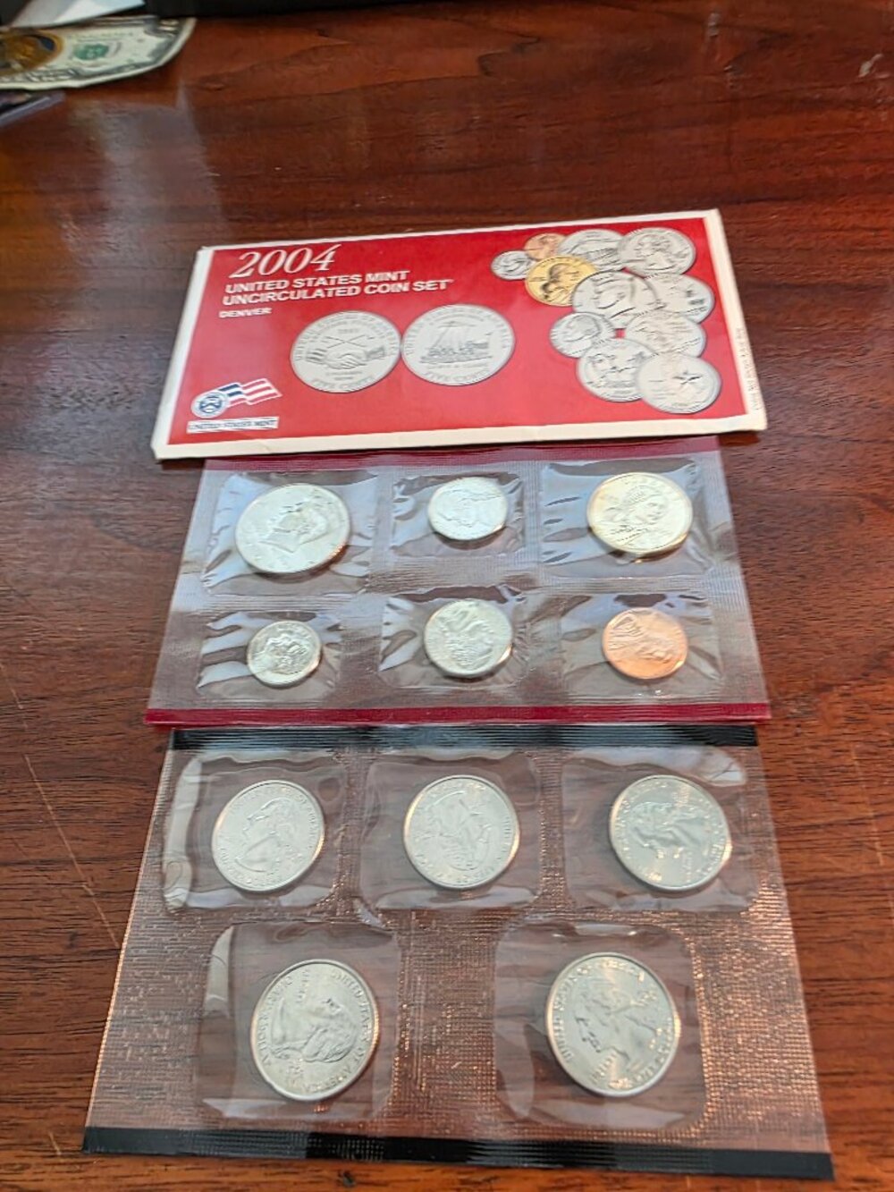 2004 UNITED STATES MINT UNCIRCULATED COIN SET DENVER MINT